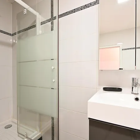 Contemporaine 7 Minutes Du Centre De Lille *